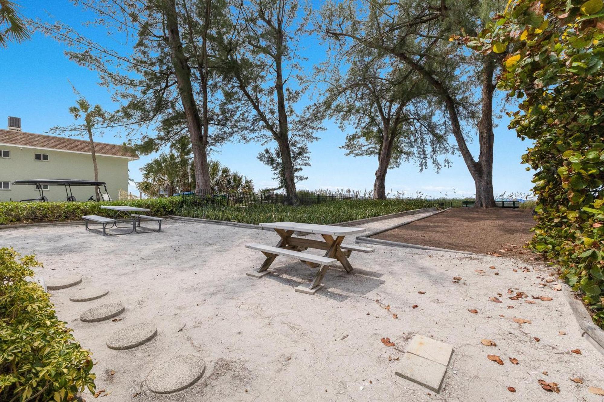 Villa Whispering Waves East Holmes Beach Exterior foto