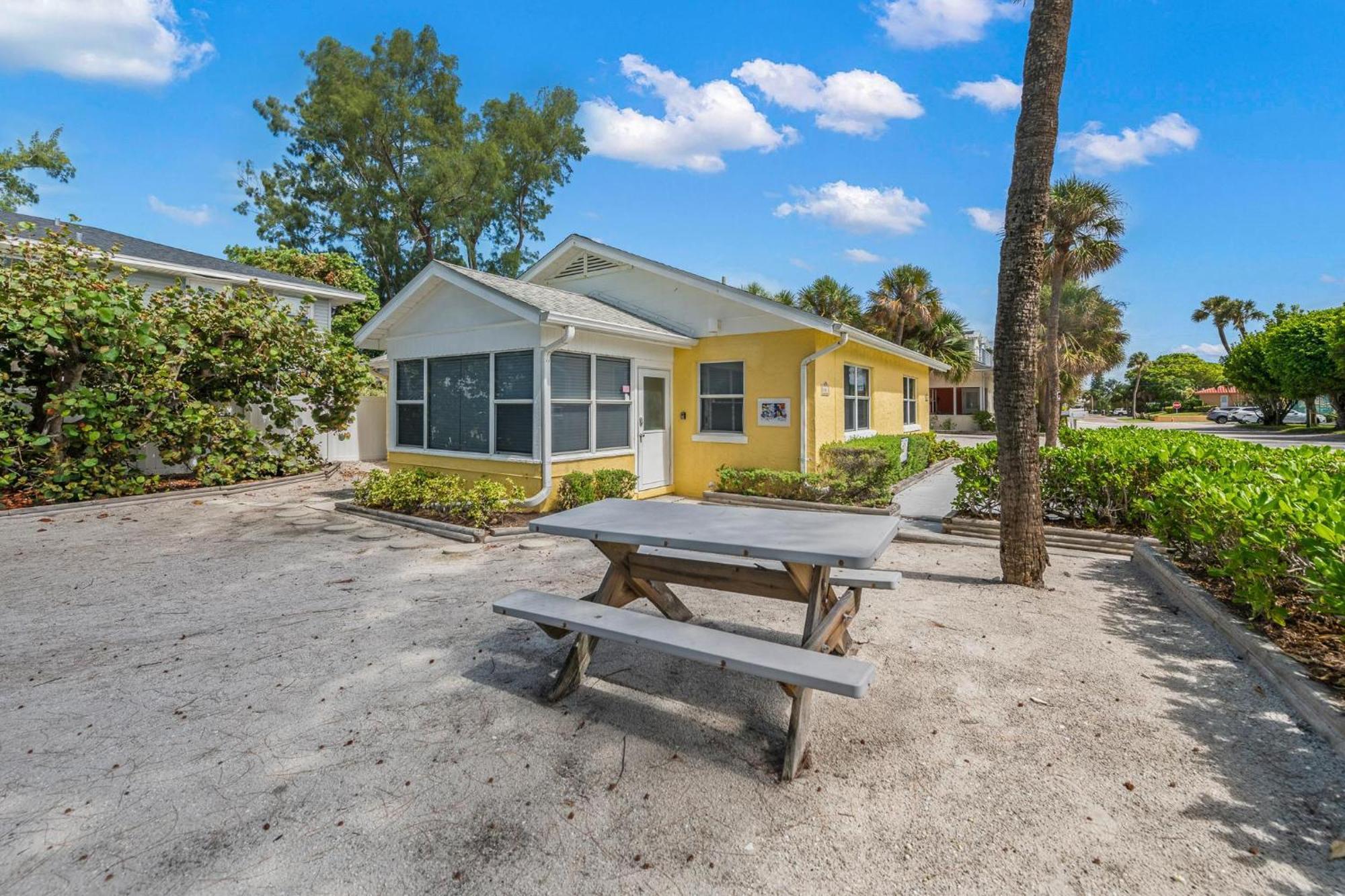 Villa Whispering Waves East Holmes Beach Exterior foto